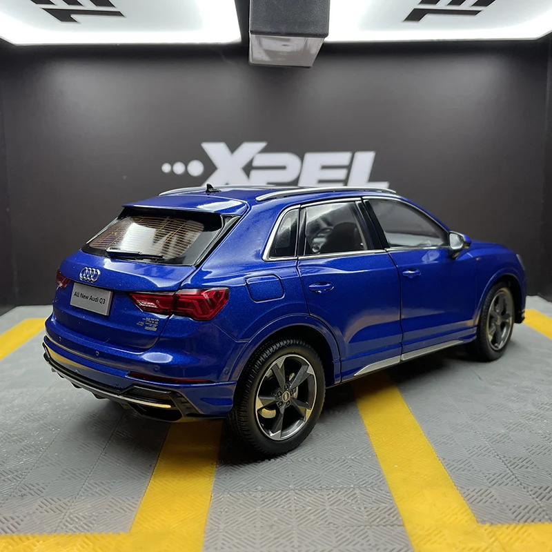 NEW 1:18 AUDI Q3 SUV Alloy Car Model Diecasts Metal Vehicles Car Model High Simulation Collection Childrens Toys Gift Decoration