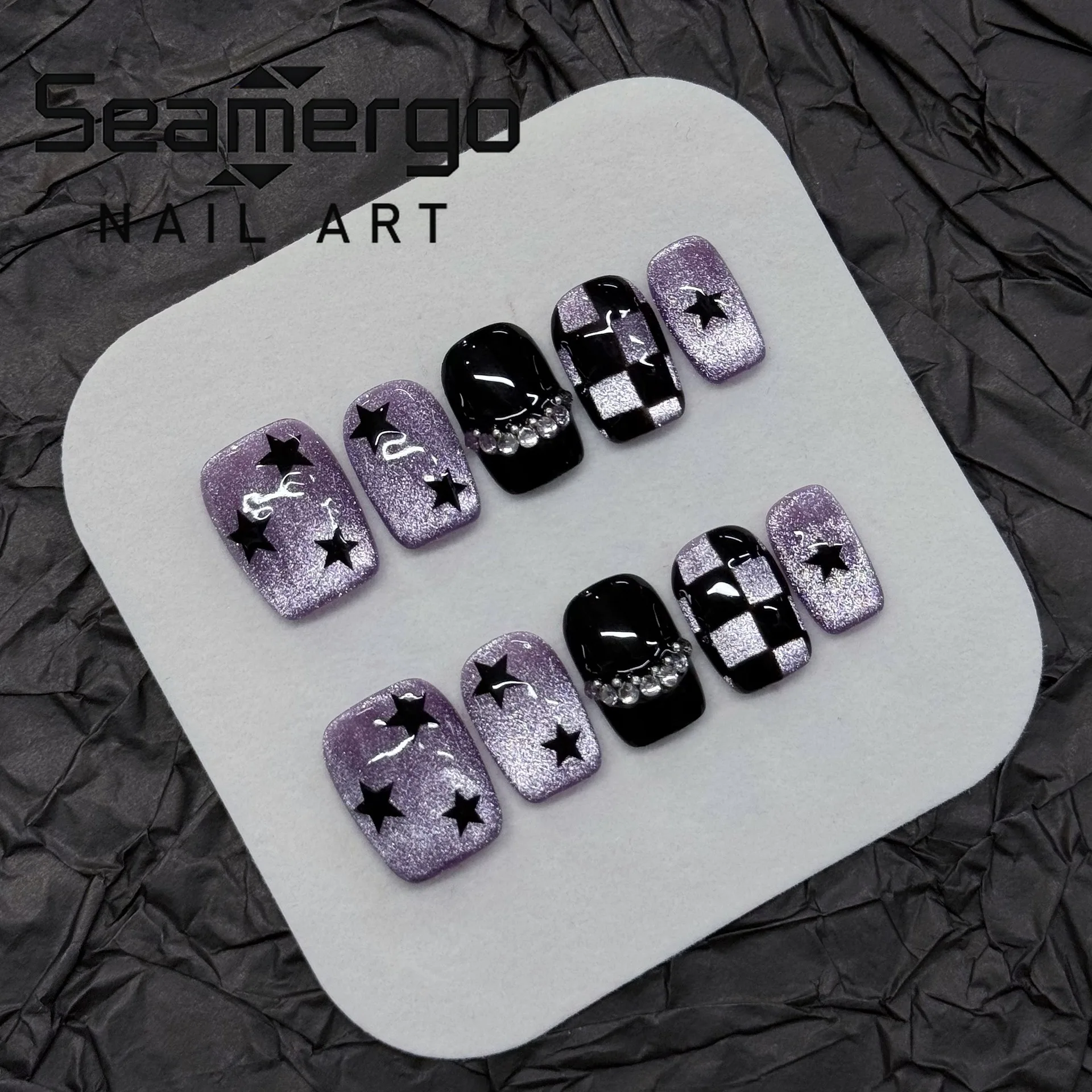 

10 шт. Накладные ногти ручной работы, короткие квадратные, с фиолетовым глиттером и эффектом кошачьего глаза, с узором в виде звезд и клетки, французский дизайн, готовые к нанесению