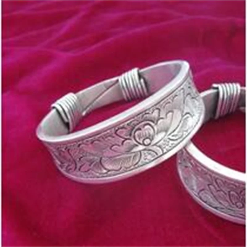 

Guizhou Miao Traditional Ornaments Handmade Miao Silver Thick Bracelets Double Phoenix Peony Bracelets