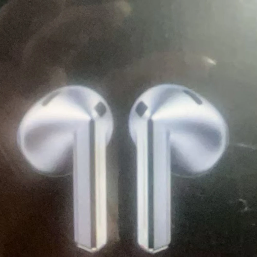 

New earphones with ANC noise reduction and high-quality Bluetooth wireless technology