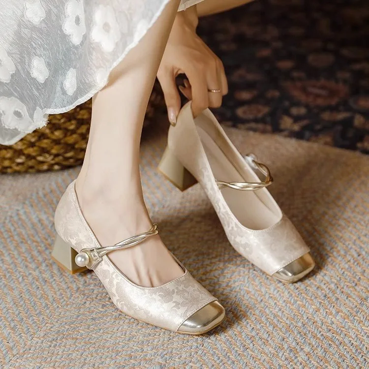 

2025 Spring and Autumn New Square Head High Heels with Bold Heels, Green Women's Shoes, French Velcro Strap Women's Shoes
