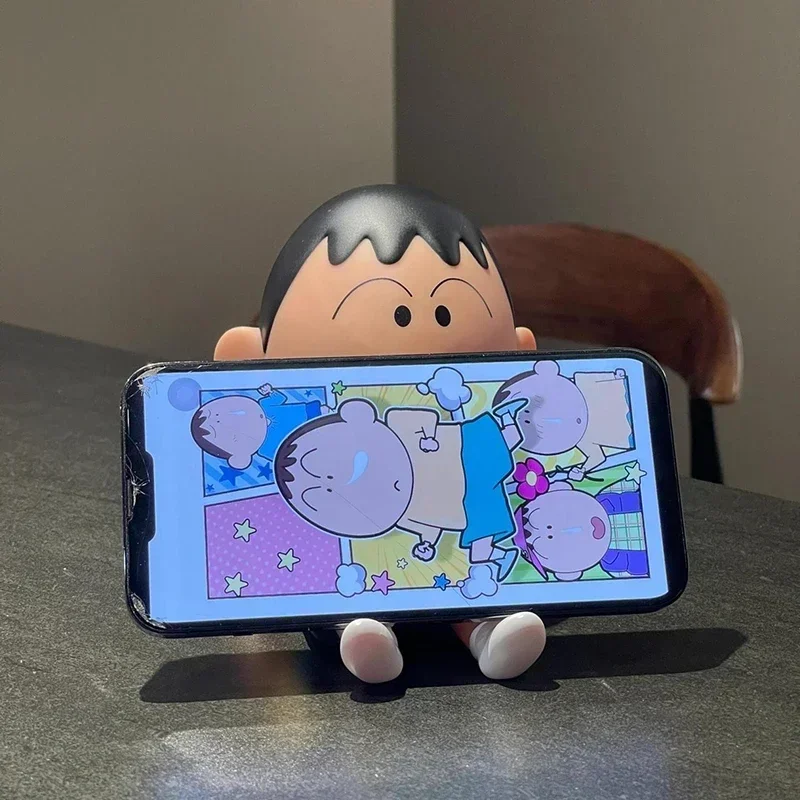 Crayon Shin-Chan Anime Figure Phone Holder Kawaii Desktop Ornaments supporto per telefono Mini GK Collection decorazione giocattoli regali