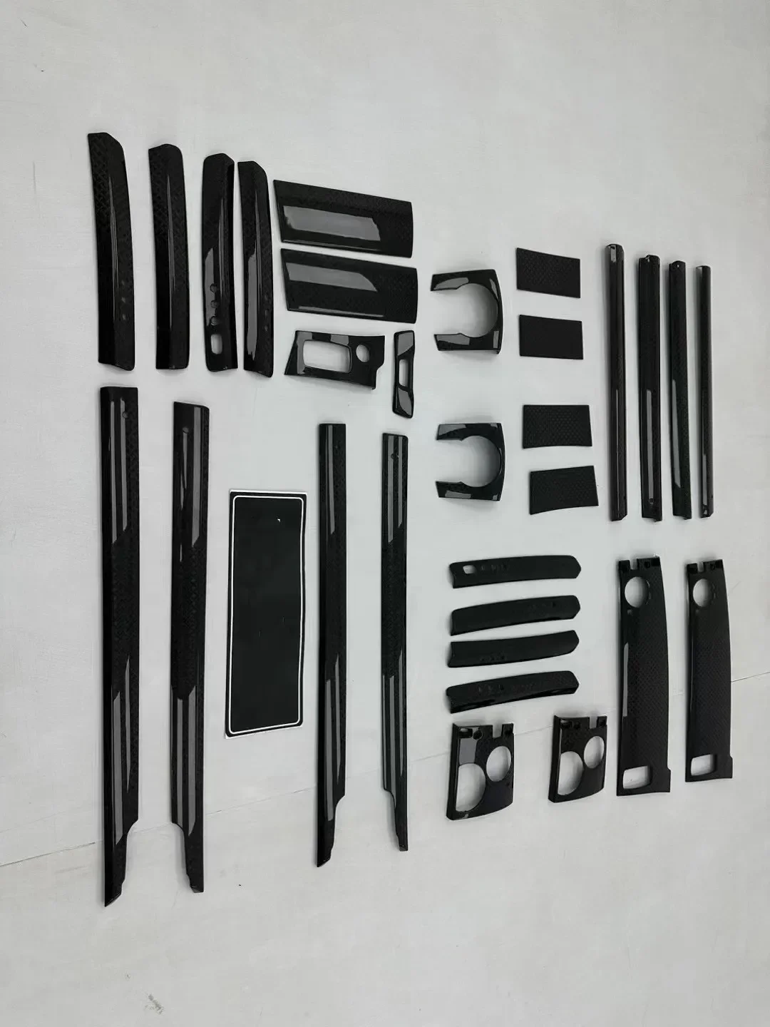 Applicable to Rolls-Royce Ghost Upgraded to BB Style Carbon Fiber Car Interior Center Console Modification Parts
