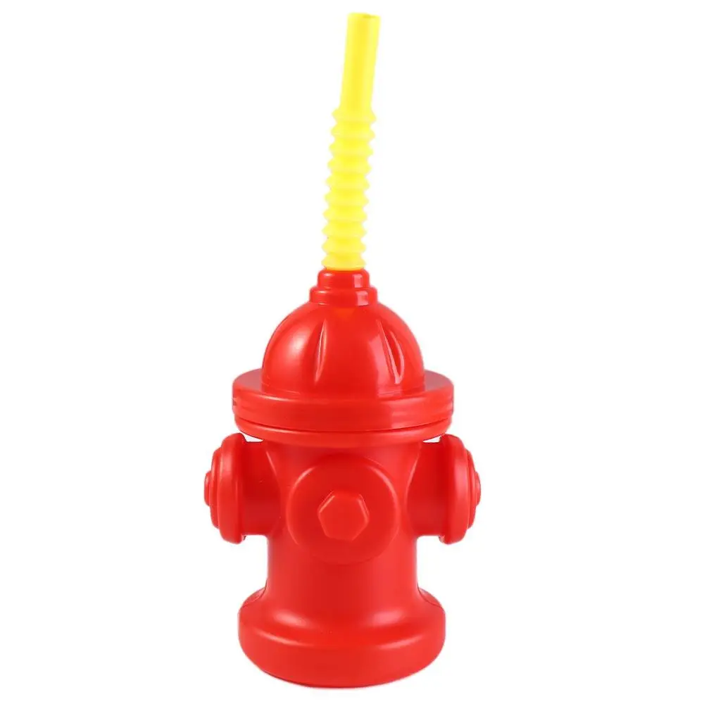 Novelty Fire Hydrant Straw Cup Plastic Red Fire Hydrant Water Cup Reusable with Lids Party Supplies Fireman Birthday Party