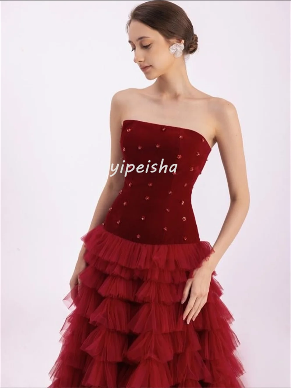 맞춤 제작된 정교한 튤 플리츠 티어드 라인스톤 A라인 스트랩리스 롱 드레스 맞춤형 행사 드레스 다양한 사이즈 캐주얼