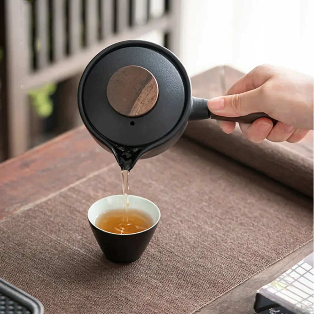 

Black Pottery Side Handle Teapot Ebony Handle Simple Modern Household Filter Single Pot Ceramic Kung Fu Tea Set Customized Gift