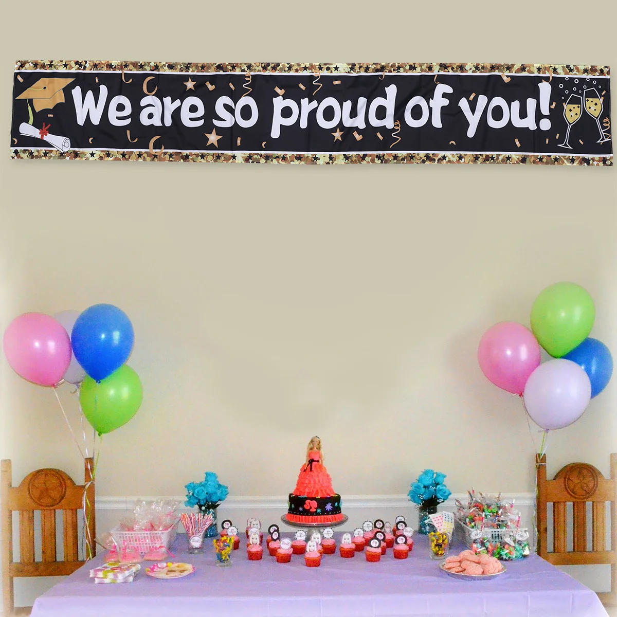 

1Set Delicate Graduation Bunting Flags Layout Supply Set Wall Door Hanging Decor Perfect for Graduation Party Atmosphere