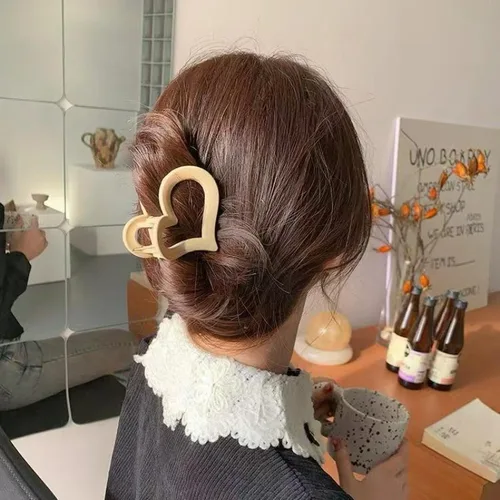 Imagen 2 del producto Temperamento de otoño e invierno para mujer, clip para la parte posterior de la cabeza, accesorios para diadema, pinza para el pelo esmerilada en forma de corazón