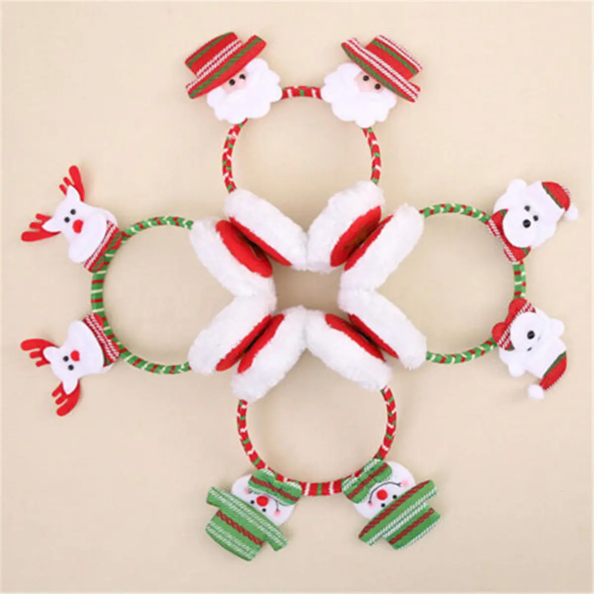 クマのクリスマス耳あて ふわふわ冬用イヤーマフ フリーサイズ かわいいクリスマス耳カバー ホリデーアクセサリー クリスマスイヤーマフ