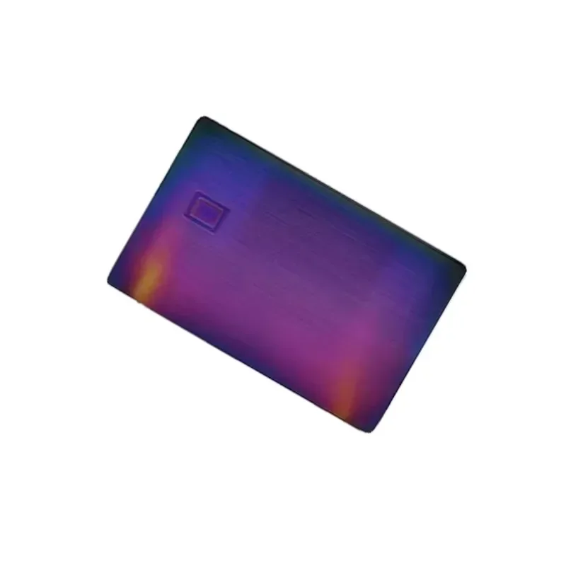 

Толщина 0,8 мм, два слота для чипа, металлическая радужная заготовка для кредитных карт для лазерной гравировки