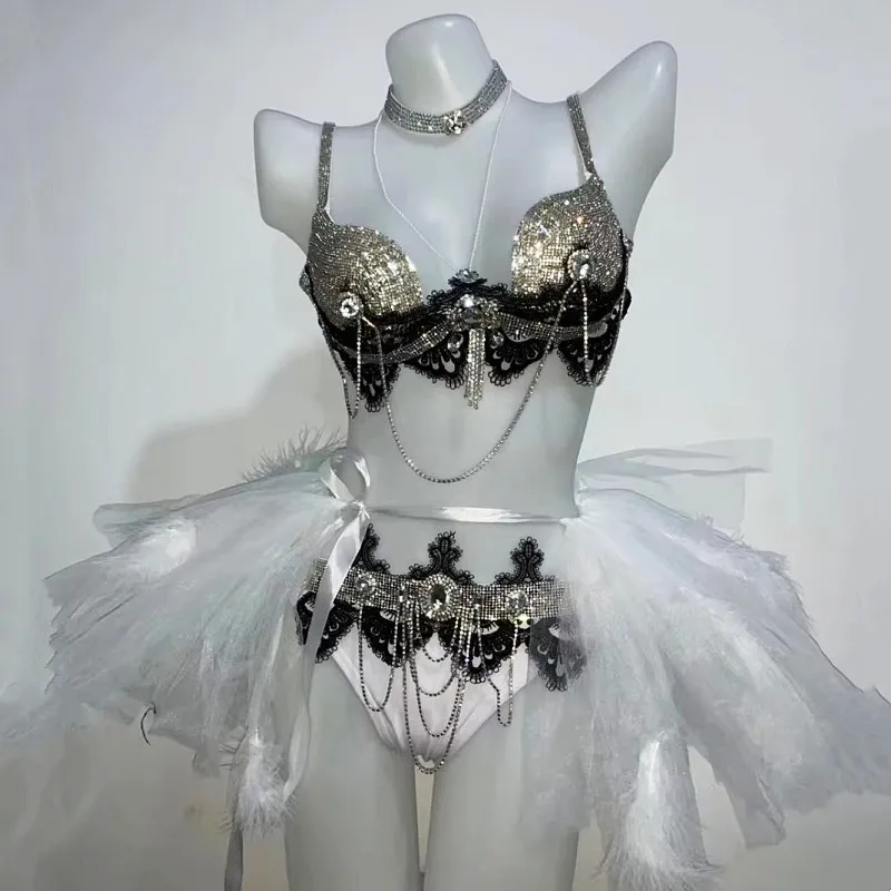 

Музыкальный фестиваль, вечеринка, рейв-наряд, сексуальное бикини с блестящими стразами, газовая юбка, комплект из 3 предметов, женский костюм танцовщицы Gogo Performance