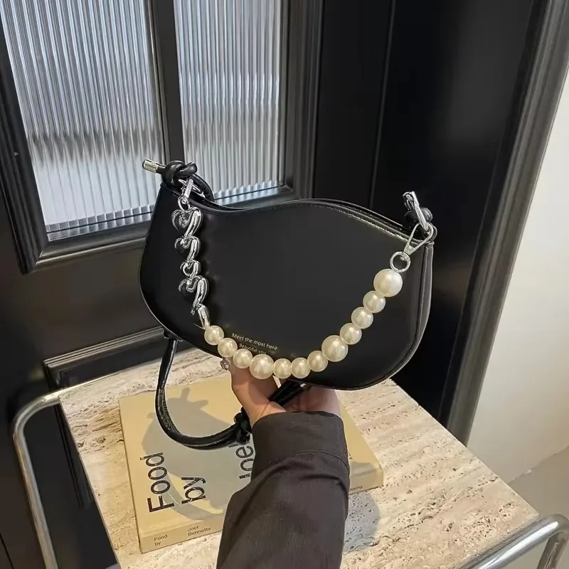 

Летние сумки на плечо на молнии из искусственной кожи с цепочкой, модная универсальная женская новая легкая сумка 2025, расширенная сумка через плечо с жемчужной цепочкой