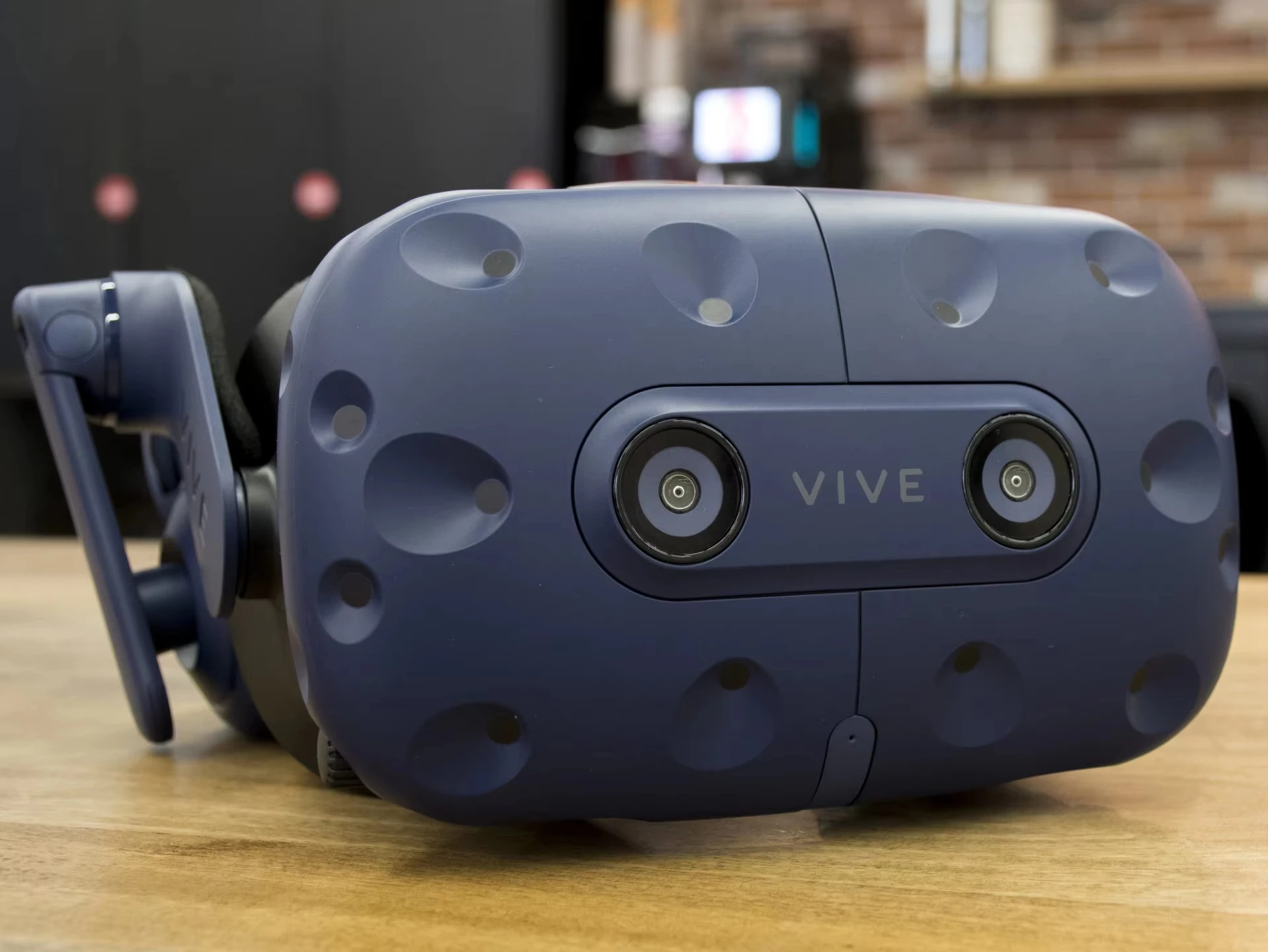 HTC Vive Pro Professional Edition: La Mia Esperienza Reale con la Realtà Virtuale di Alta Gamma per Gaming e Lavoro