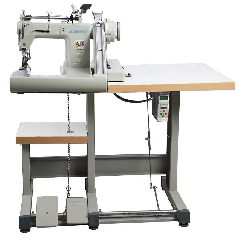 JUKKY-927 Wytrzymała, szybka maszyna do szycia z dwoma igłami, z podawaniem od ramienia, do szycia łańcuszkowego, do rękawów.