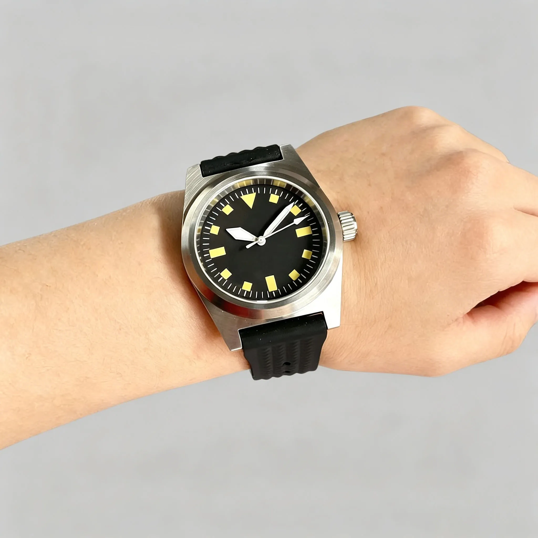 

Tandorio Men's 38mm Diving Watch 200m Waterproof Sapphire Glass Black Dial Luminous NH35A Automatic Mechanical Watch New Arrival