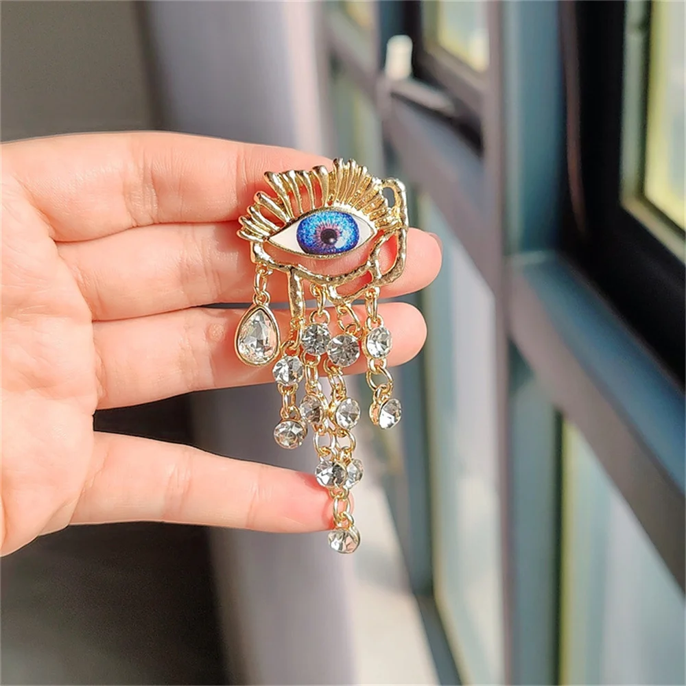 

Exaggeration CZ Tassel Crystal Blue Big Eyes Women's Brooch Luxury Zircon Metal Lapel Pins Clothing Jewelry Accessories A Gift