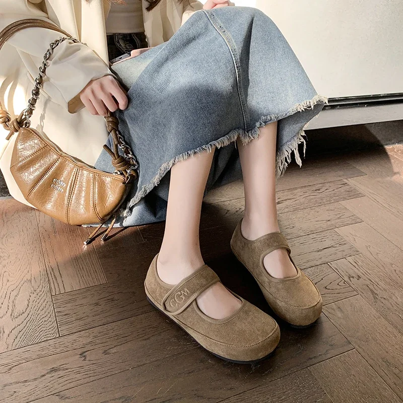 

Women's Flat Shoes Round Toe Flannel Hook & Loop Shoes for Women Dress Leisure Shallow Mouth Anti-Slip Sole Zapatillas De Mujer
