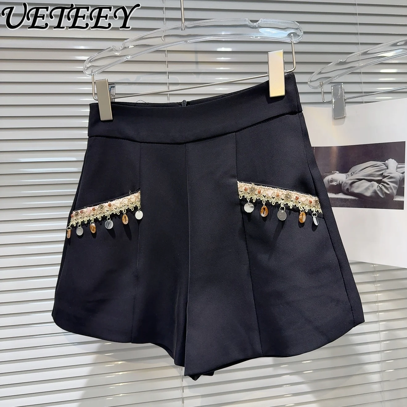 

High Street 2025 Summer New French Socialite Gem Beaded Black Shorts Women's High-waisted Suit Shorts Female Booty Short Pants