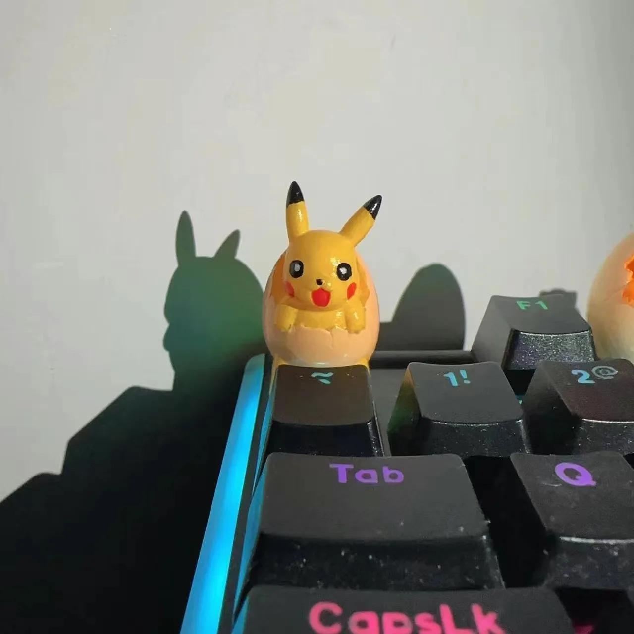 Capuchons de touches sur le thème du dessin animé Pikachu, 3D, personnalisés et créatifs, claviers mécaniques, axe croisé, cadeau décoratif ECS