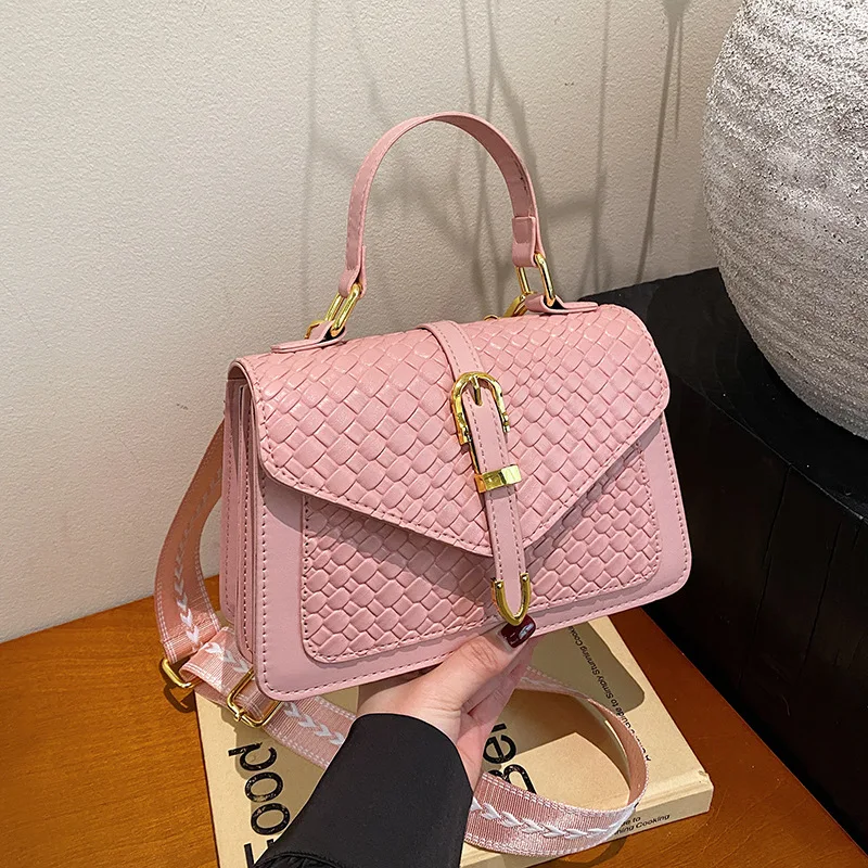 High Looks and Fashionable Spring New Versatile Shoulder Crossbody Bag, This Year's Popular Temperament Square Bags for Women