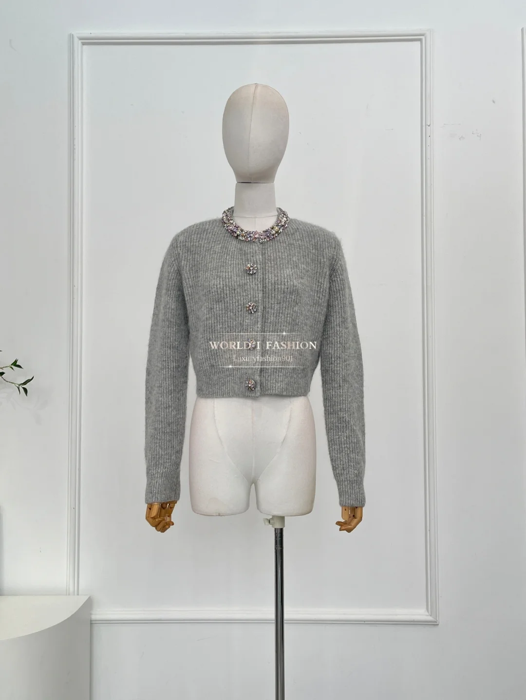 

2025 Women's Grey Long Sleeve Colorful Diamond-Embellished Knitted Cardigan Tops High Quality