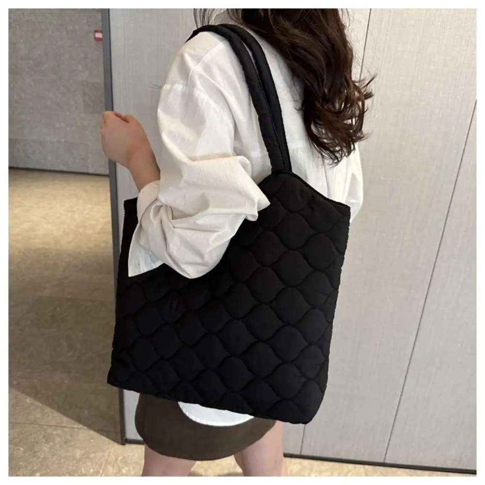 هدية إبداعية حقيبة يد ذات سعة كبيرة قابلة لإعادة الاستخدام حقيبة كتف مقاومة للماء مبطنة من القطن باللون الأسود حقيبة نسائية