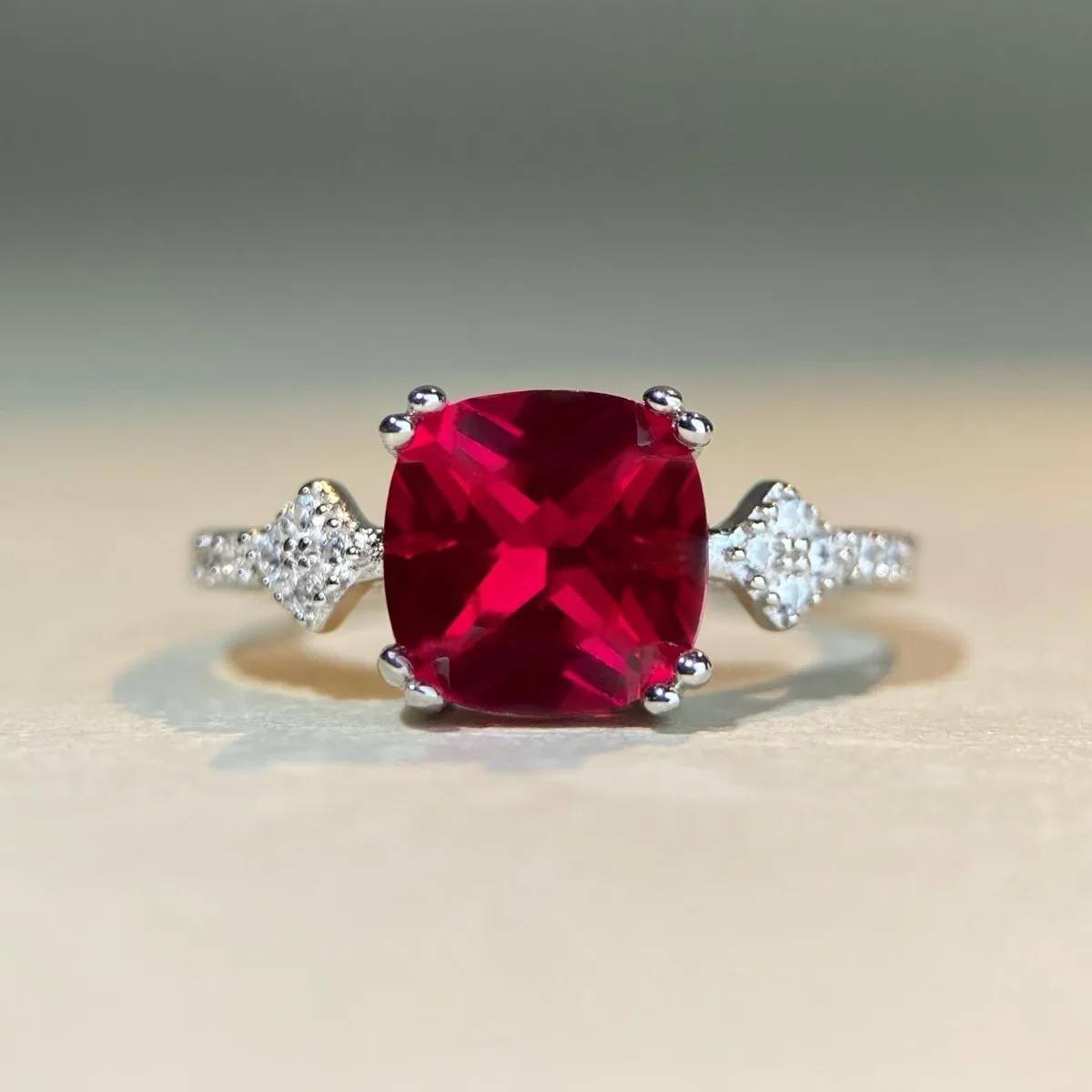 

Mylux Jewelry Luxury Solid Platinum PT950 Women's Pigeon Blood Diamond Ring Red 3 karat Square Bag Red Corundum Square Moissanit