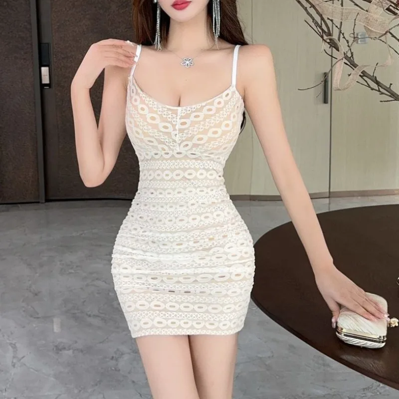 الصيف مثير منظور شبكة الحمالات فستان المرأة جوفاء الدانتيل المنخفضة قطع ضيق المناسب الورك ملفوفة فستان الملاهي الليلية بار ديسكو