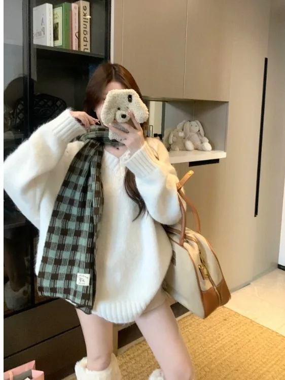 

Женский свитер больших размеров с V-образным вырезом и клетчатым шарфом, свободный вязаный топ, осенне-зимняя новинка, повседневный комфортный однотонный трикотаж