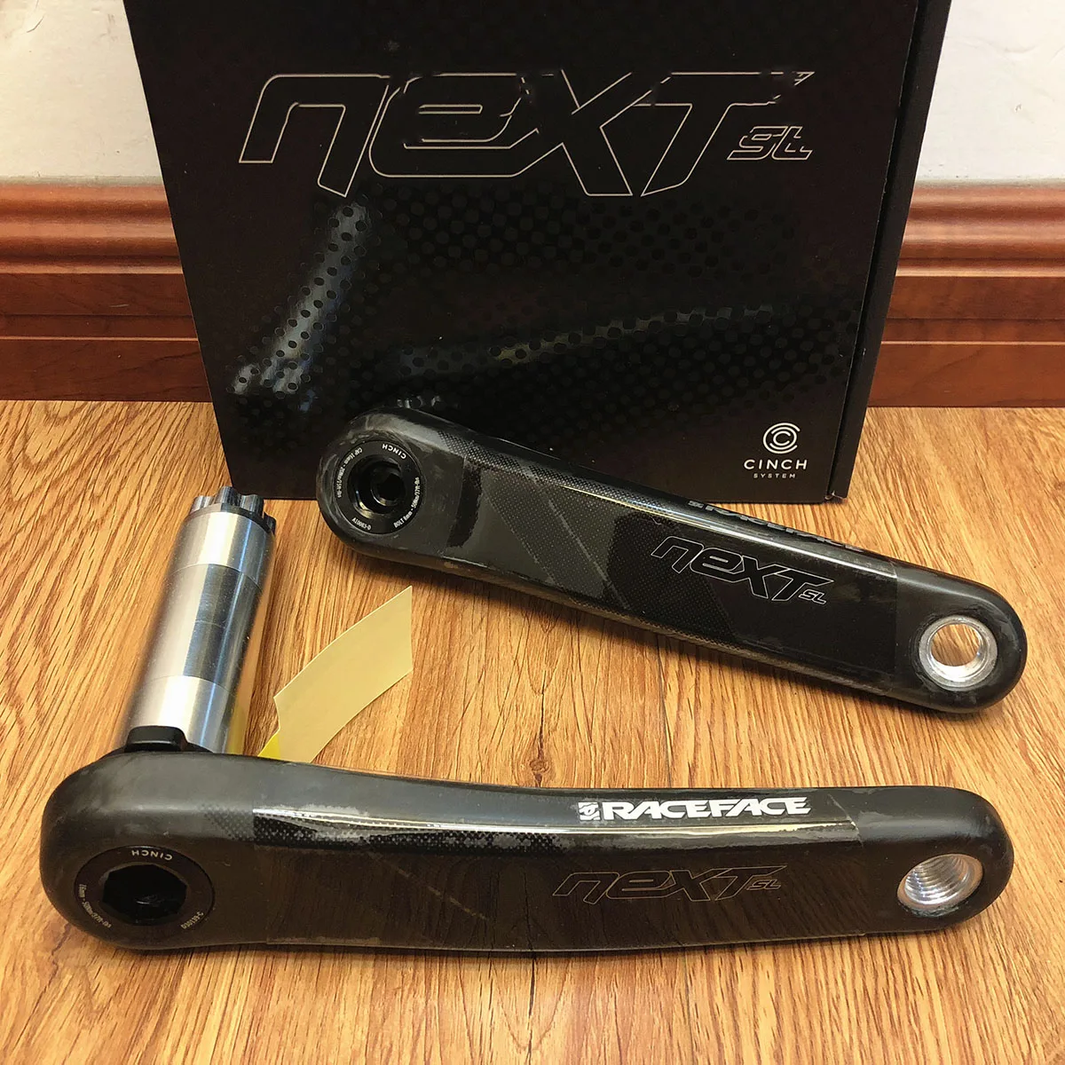 RACEFACE Next SL Crankset UD Carbon Crank Arm Material 7075 Aluminum Axle Material 170mm, 175mm Available Arm Lengths