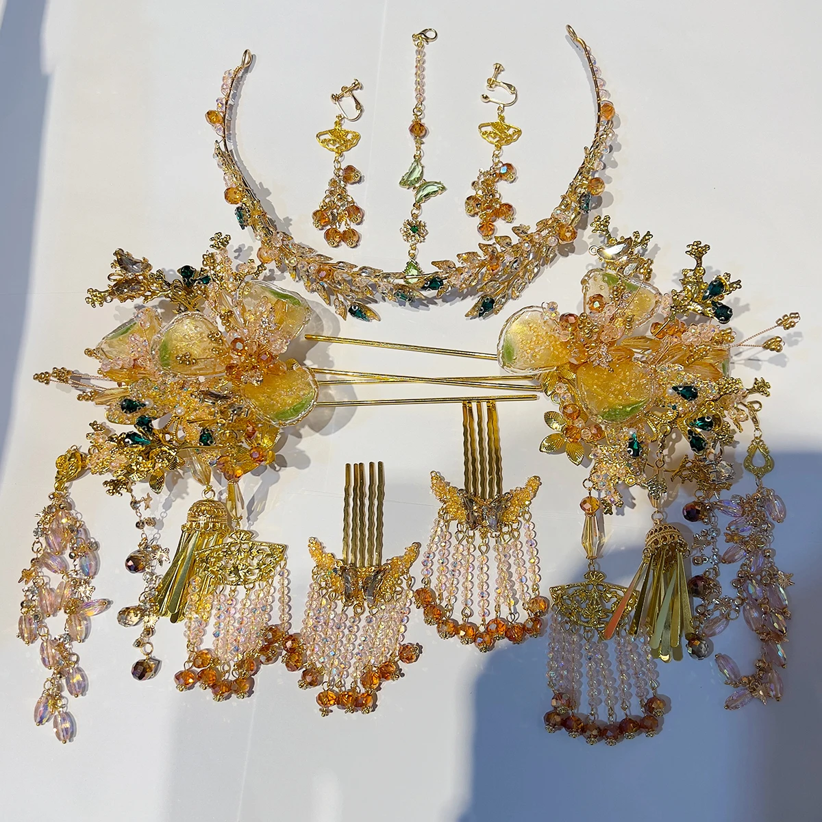 مجموعة إكسسوارات شعر الزفاف على الطراز الصيني الذهبي للعرائس الراقية لتقليل العمر Xiuhe دبوس الشعر ومجوهرات مشط