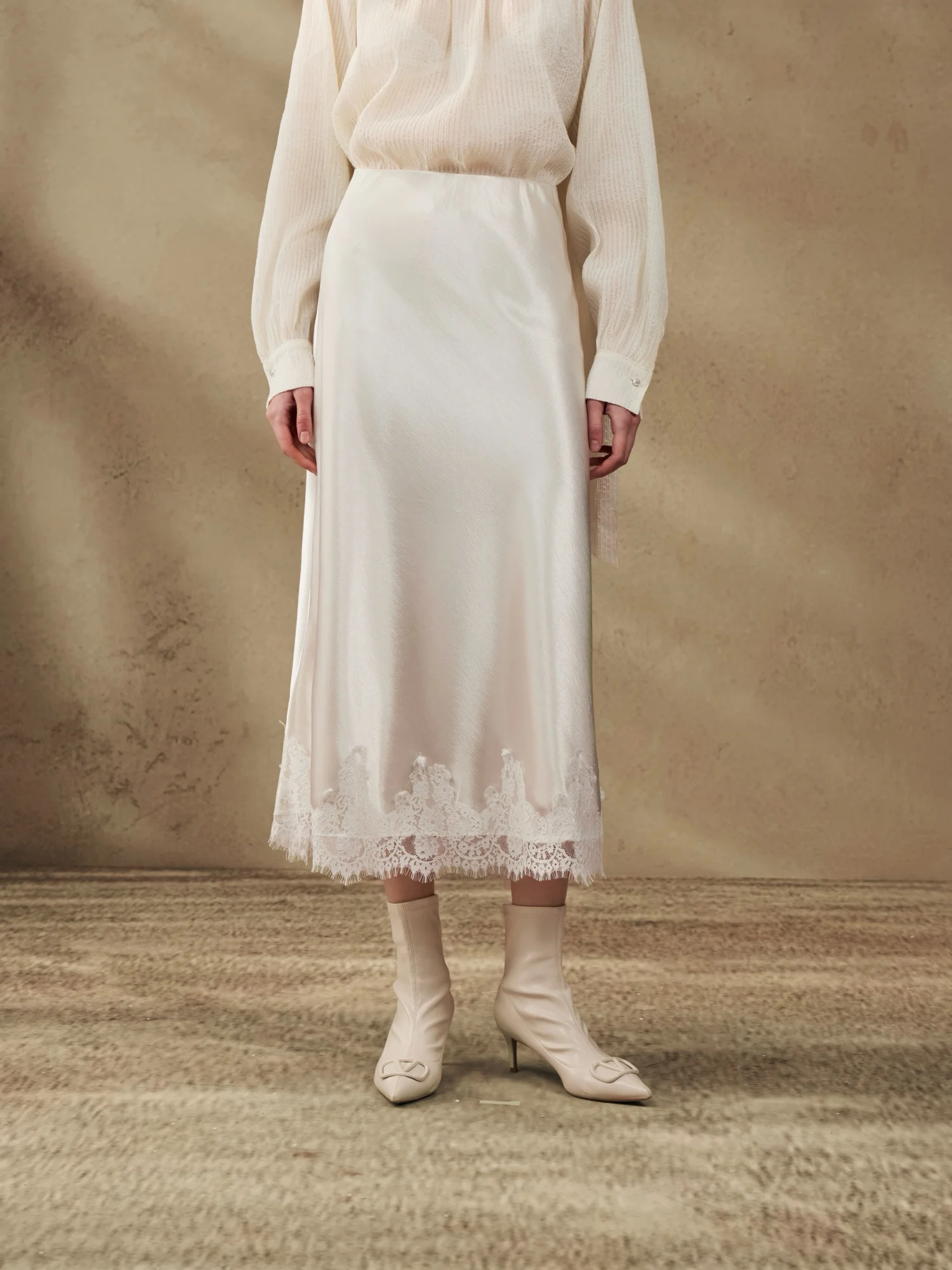 

Champagne Color Lace Satin Elastic Waist High Waist Fi Tail f Skirt Lean Project Simple Design Spring Collection Women's...