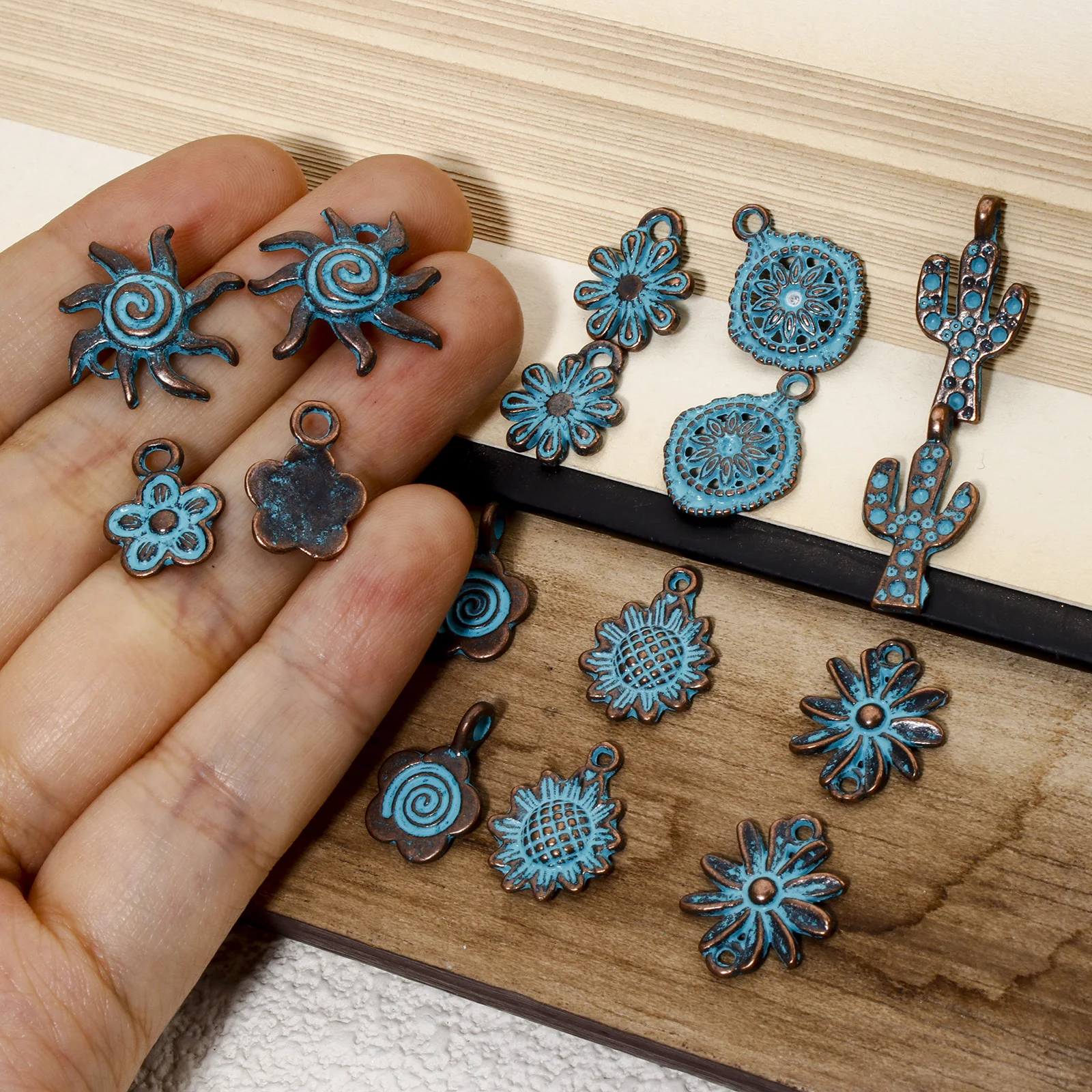 100 PCs Bohemian Patina  Charms Antique Copper Blue Flower Sun Metal Zinc Based Alloy Pendants DIY Making Necklace Jewelry