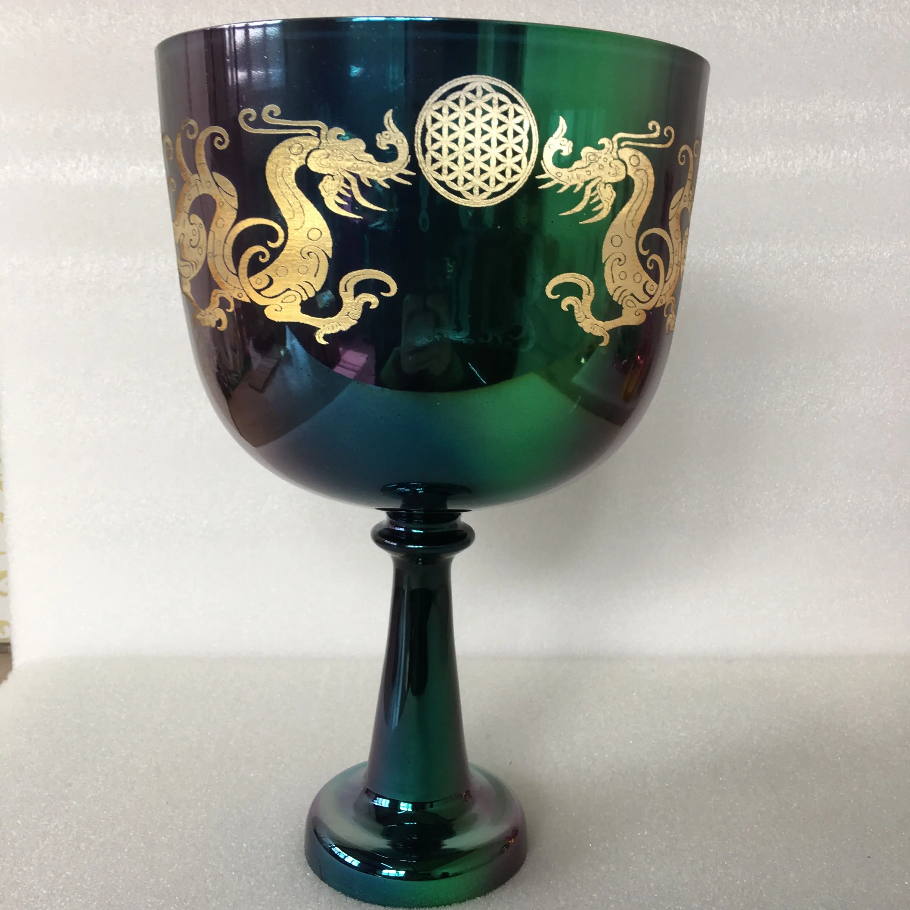 

Rainbow color dragon and flower of life engraving crystal singing bowl 3rd octave B note crown chakra 432Hz