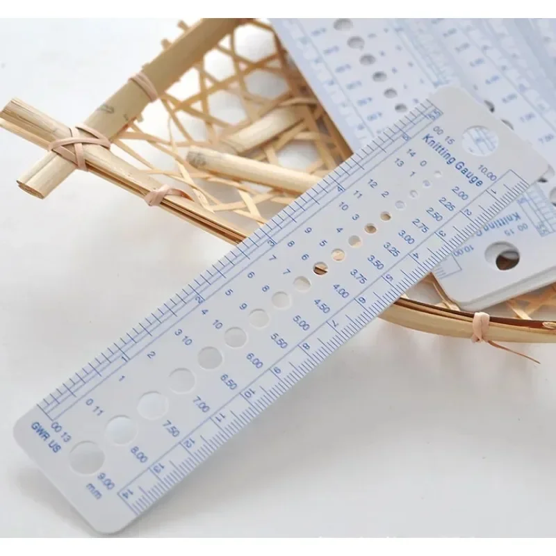 

1 Pcs UK US Canada Sizes Knitting Accessories Needle Gauge Inch Sewing Ruler Tool CM 2-10mm Size Measuring Sewing Crochet Tools