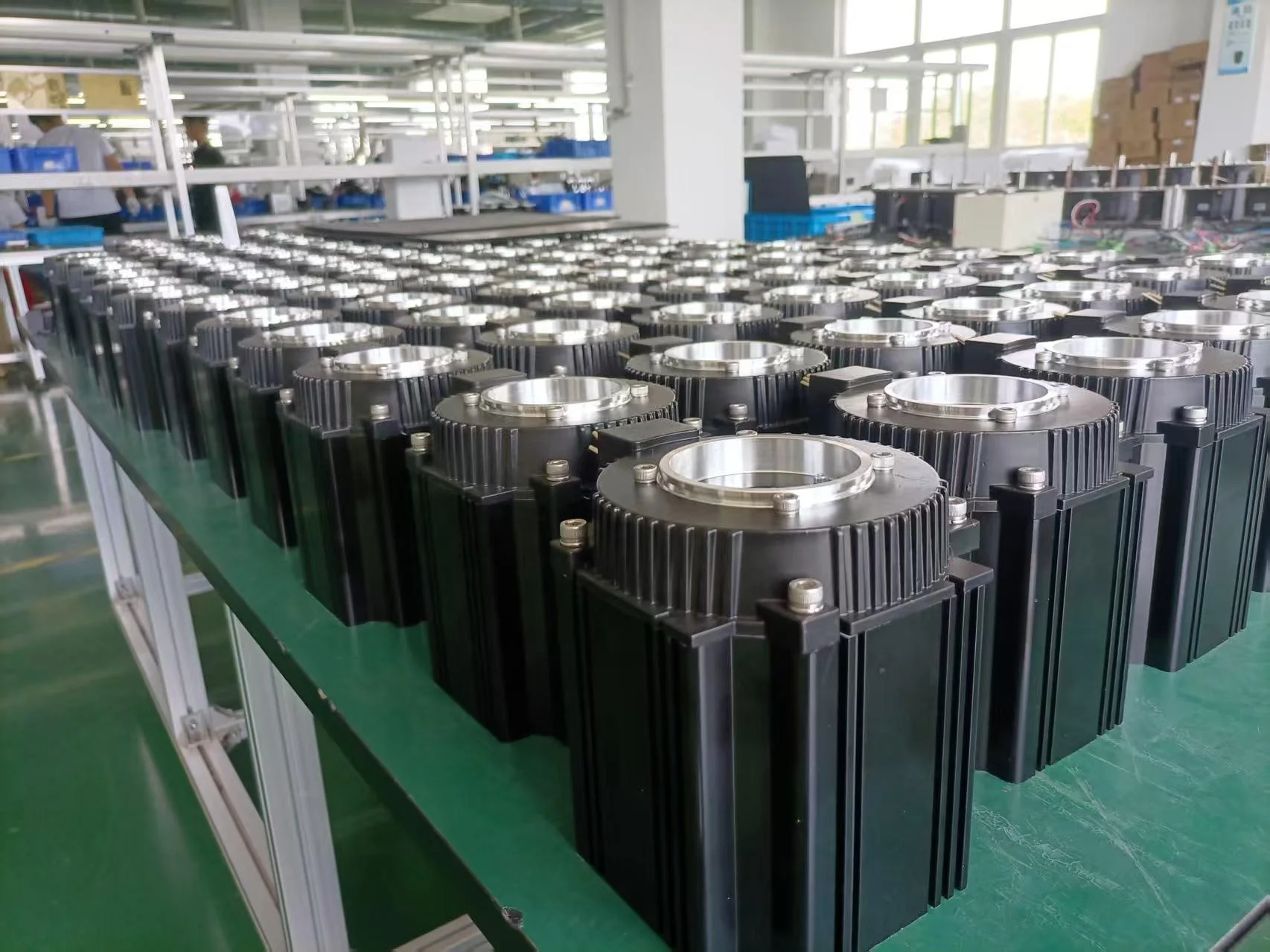 2025 Siheng Motor Factory 130 мм 6,4 нм-14,6 нм однофазный серводвигатель переменного тока 1–2,3 кВт 220 В переменного тока 17-битный абсолютный энкодер и драйвер