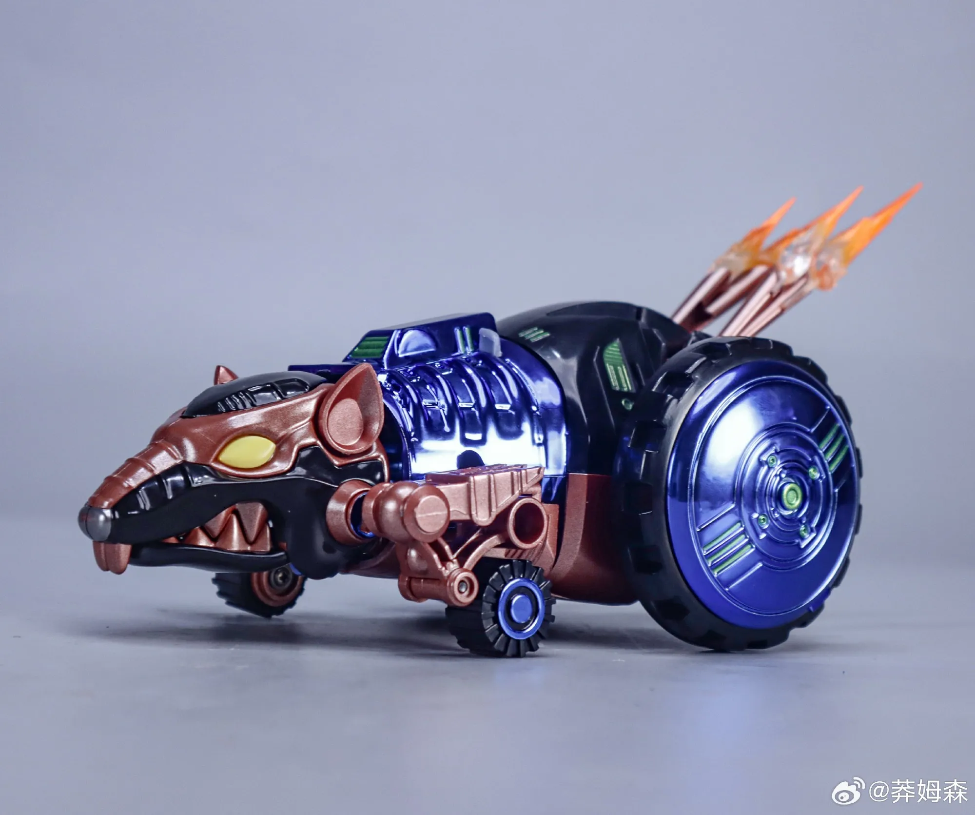 新しい変身トランスアートおもちゃ TA BWM-07 BWM-07B BWM-07G TA