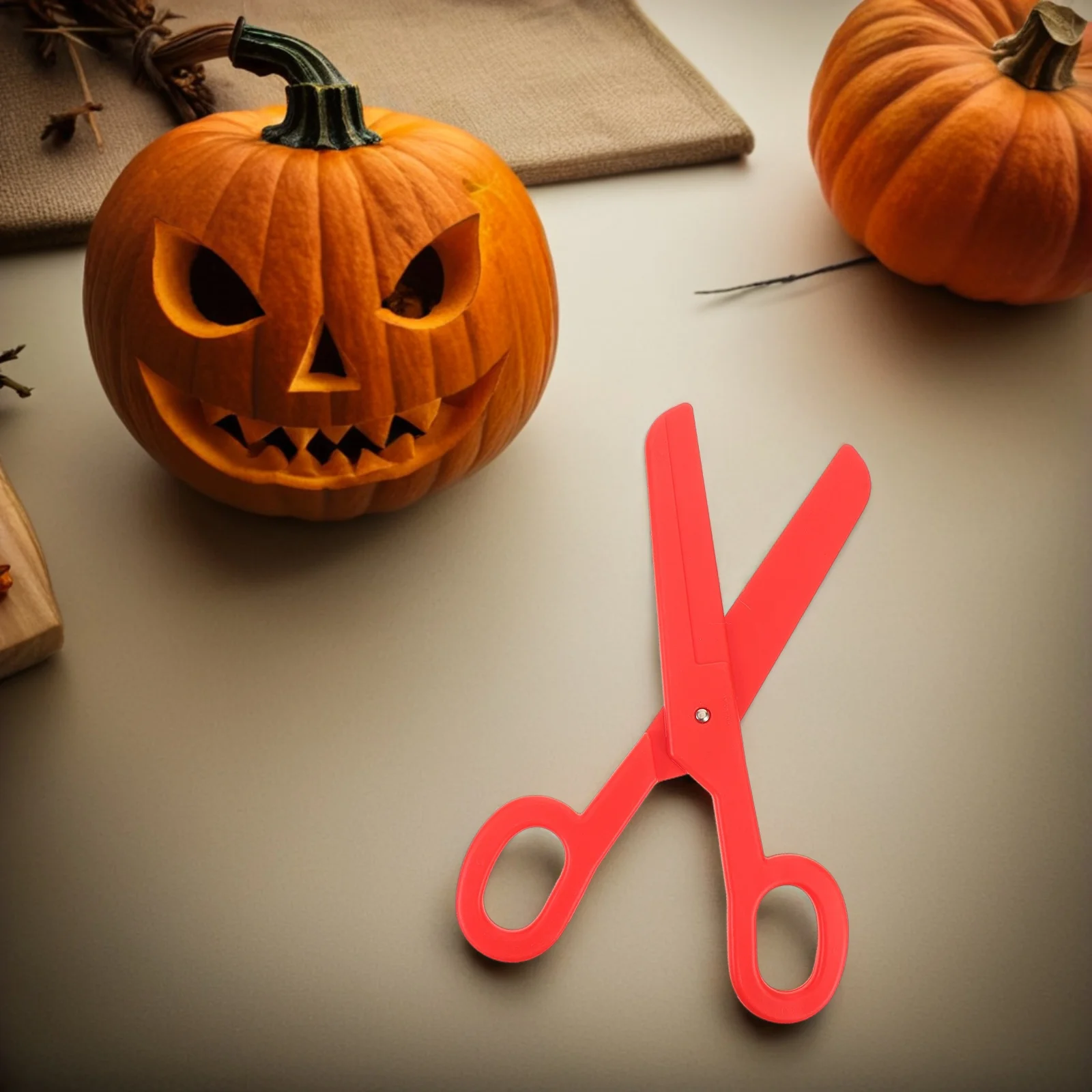 

1Set Oversized Scissor Comb Props Giant Clown Themed for Cosplay Carnival Parties Lightweight Stage Performance Accessories