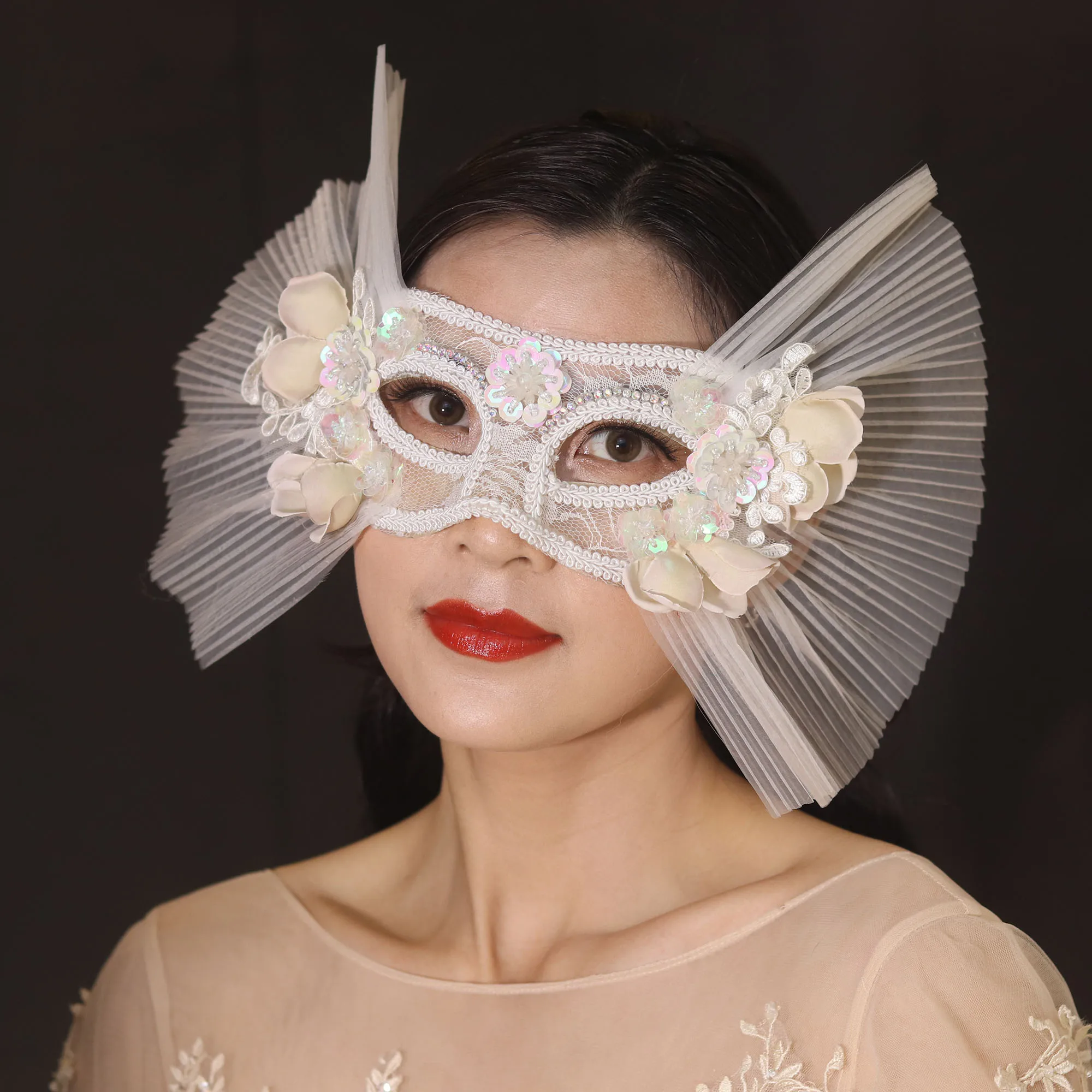 

Masked Stage Ball Halloween Party White Exaggerated Tassel Veil Full Face Mask Masked Princess Year Party