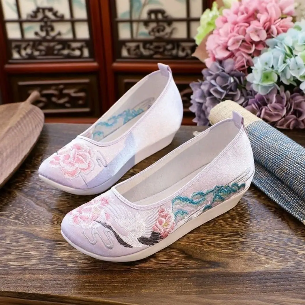 4cm Dengyun Hanfu Shoes Women Ming Dynasty Thick Sole Cosplay Embroidered Cloth Shoes Autumn Winter New Chinese Han Element