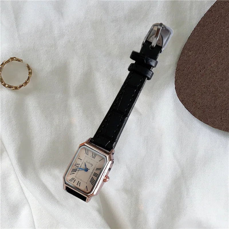 손목시계 시계 Часы 헬로키티 Modny prostokątny zegarek kwarcowy dla kobiet Luksusowa marka Roman Dial Zegarek kwarcowy dla kobiet Prezent