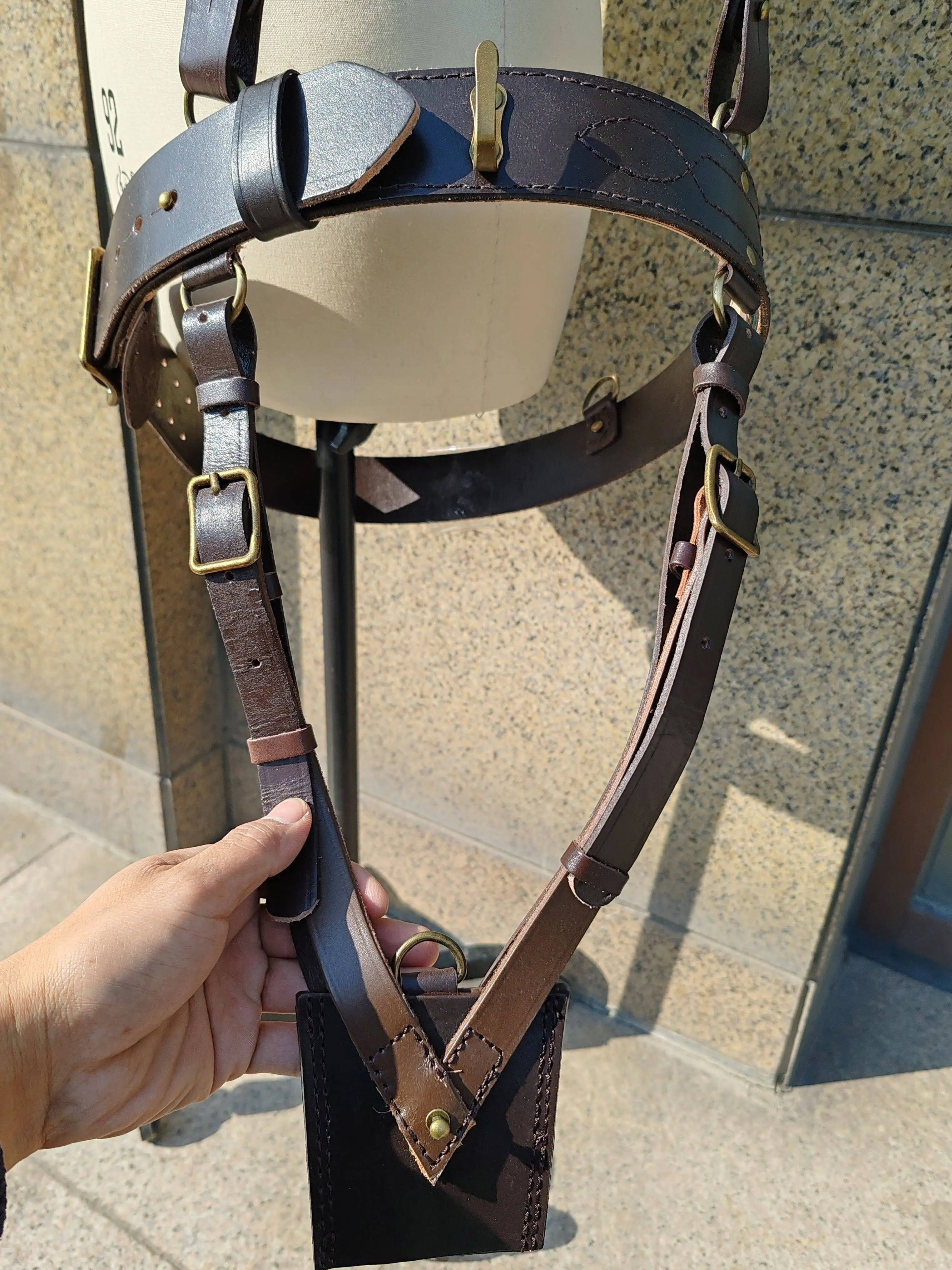 Britischer Sam-Brown-Gürtel-Set des Nationalarmee-Service, Oberleder, hochwertige Exportware – Detail 5