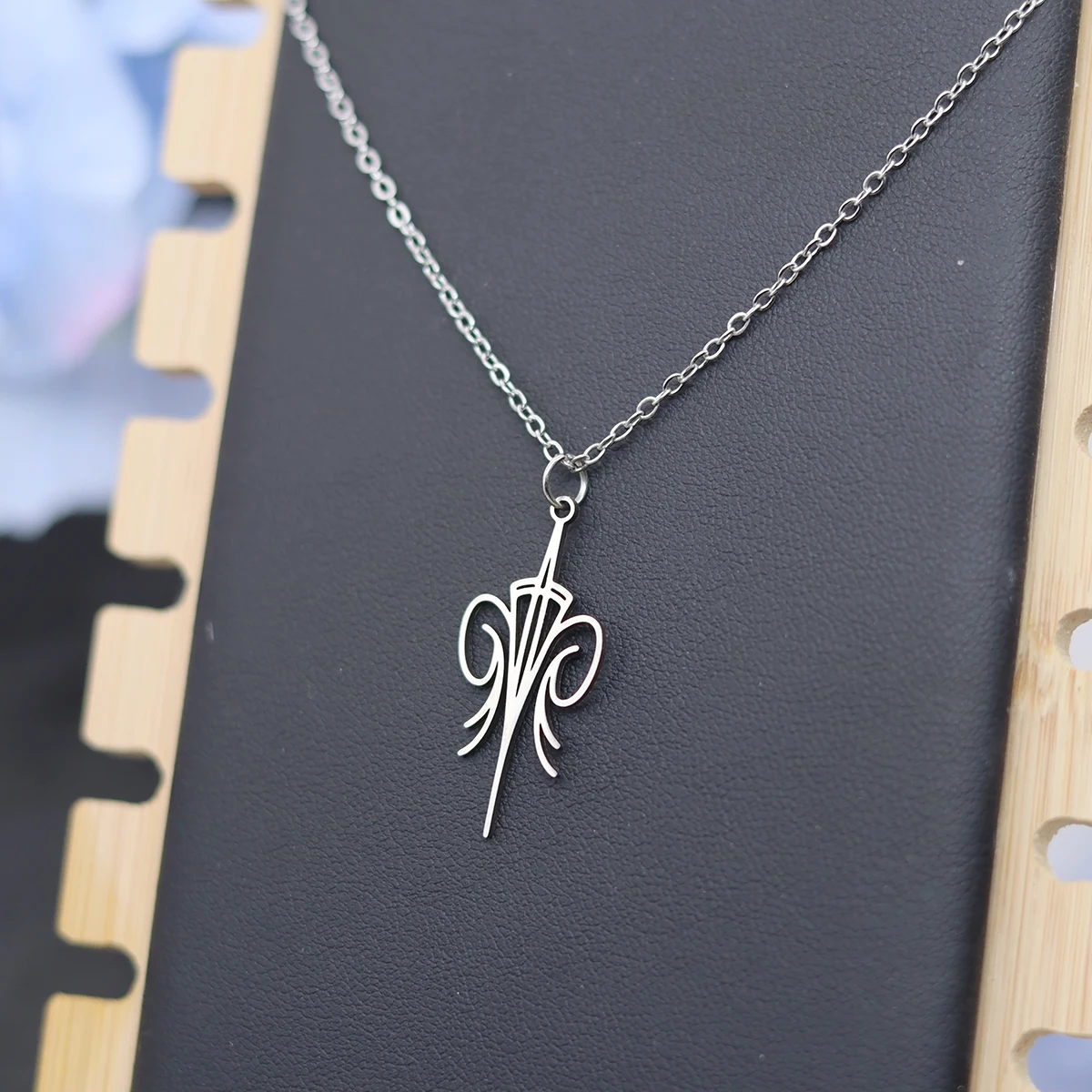 Todorova الفولاذ المقاوم للصدأ نمط فني قلادة القلائد للنساء الرجال مجردة الفن قلادة المختنق قلادة مجوهرات هدايا