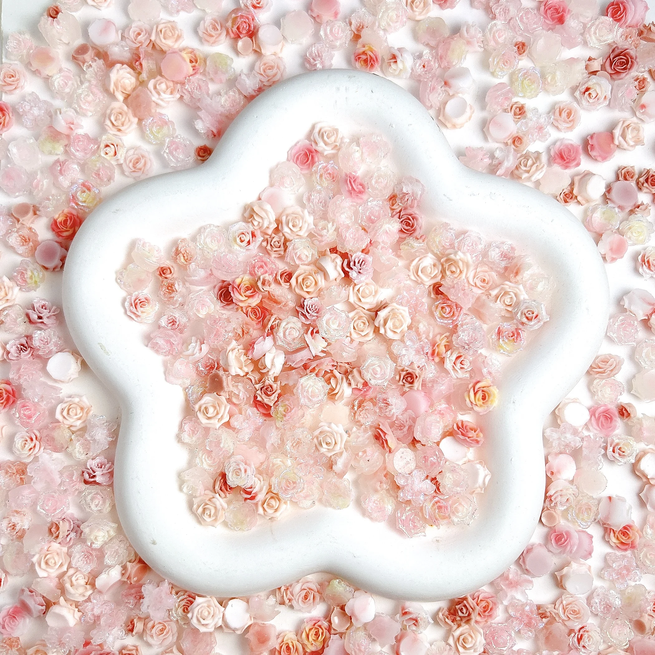 30 pièces translucide simulé fleur douce résine ongles breloques 3D doux couleur unie chatoyant camélia Rose Nail Art décorations bricolage