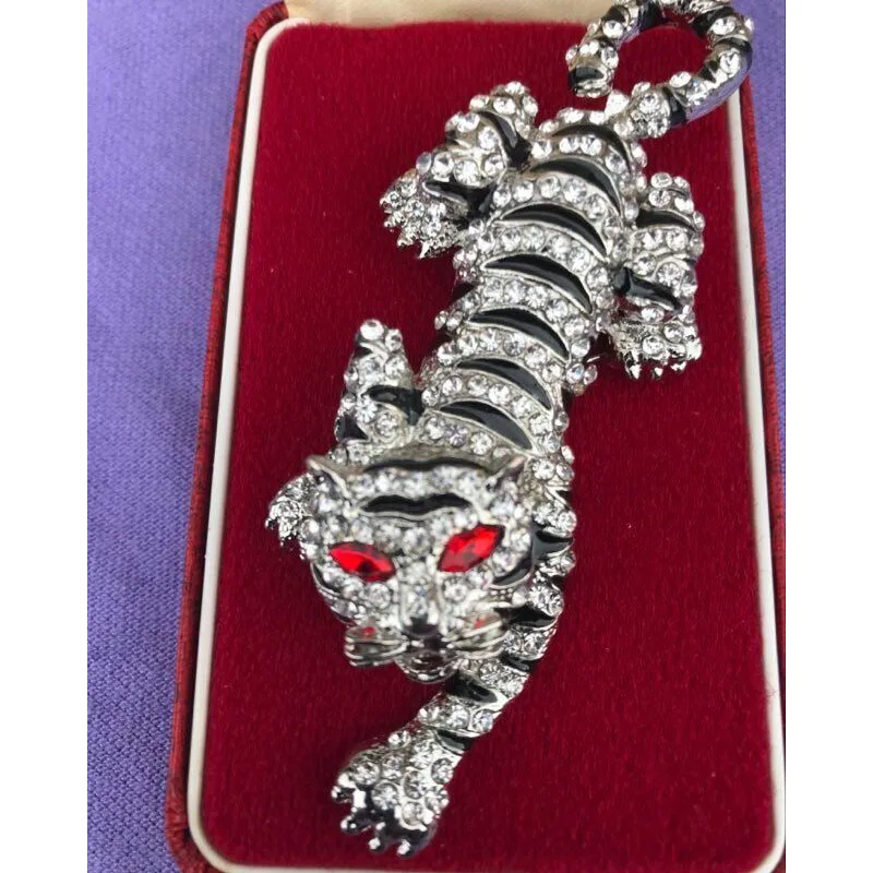 Tiger Brooch Men's Jacket Animal Fixed Pin Domineering and Creative Design Metal Jewelry Chest Flower