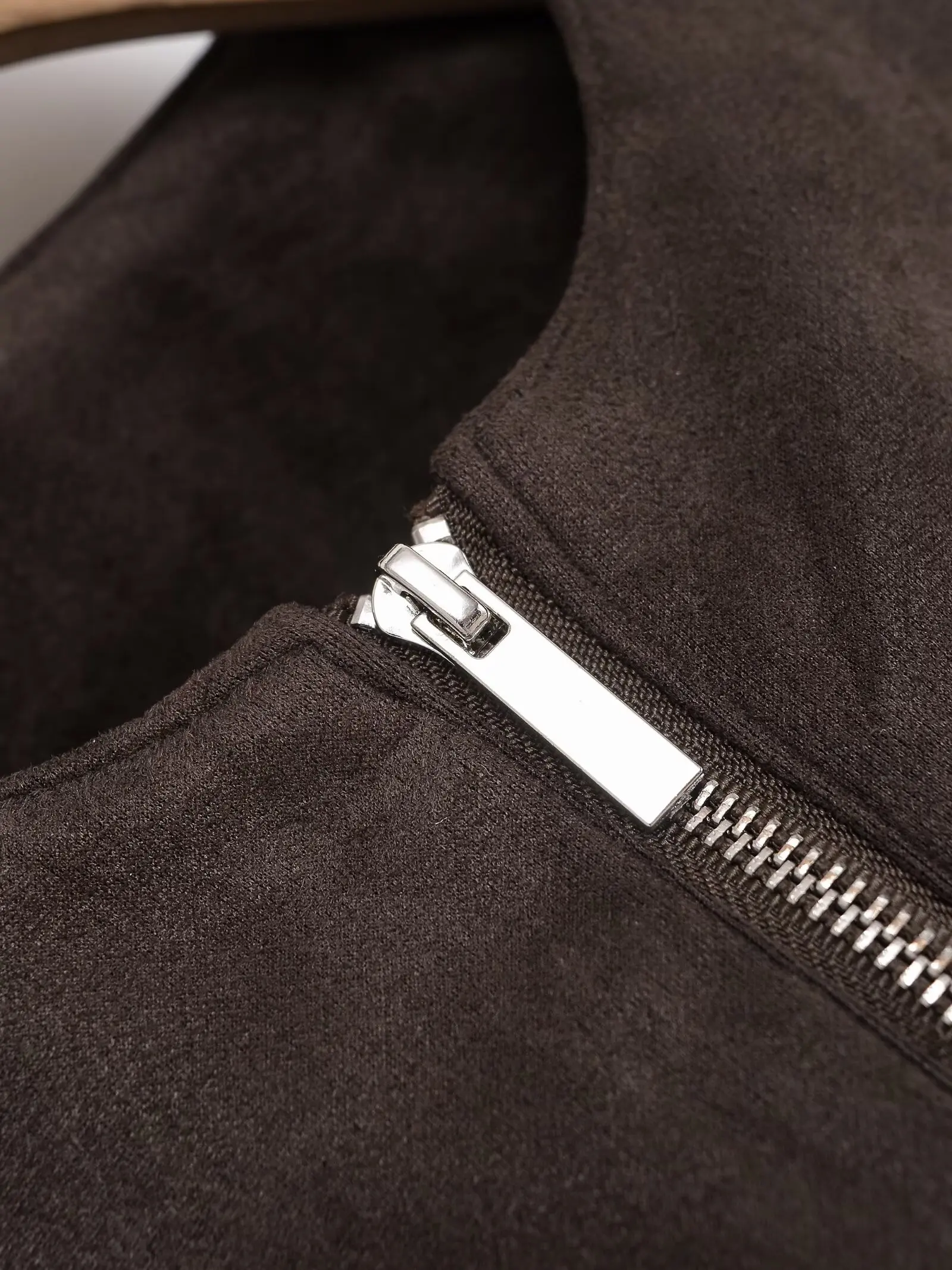 وصل حديثًا لخريف 2025 سترة نسائية غير رسمية كبيرة الحجم بأكمام طويلة ورقبة دائرية وتأثير من جلد الغزال #3