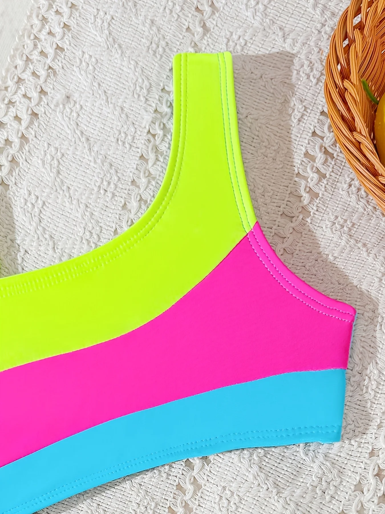 Sommerliche Freizeit-Bademode für Mädchen: Tank-Top-Badeanzug + Triangel-Badeshorts, einteiliger Badeanzug, farbenfroh und lebendig, geeignet für Mädchen im Alter von 3–8 Jahren, für Zuhause, Pool, Küste und Strand – Detail 4