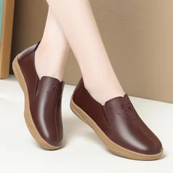 New Woman Flats 2024 Spring Autumn Soft Leather Anti-slip Wedges Single Casual Shoes Soft Bottom Comfort Mom Granny Shoes Daily