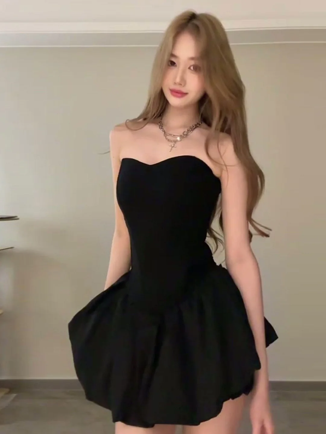 

Pure Desire Little Black Dress Set Sexy Top Halter Neck Tube Top Black Strapless Crop Top Skirt Set Summer Fashion