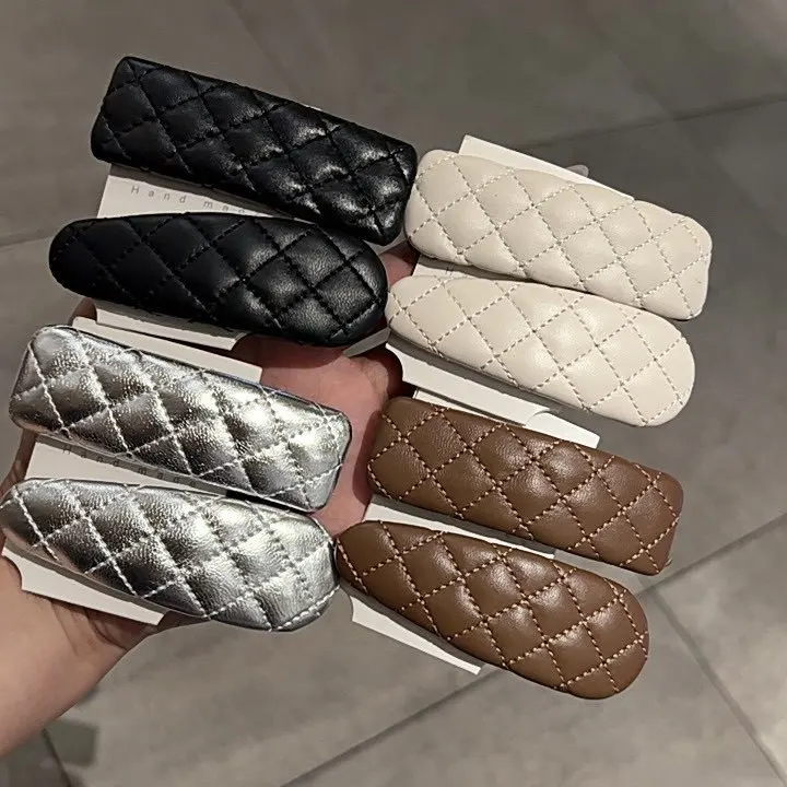 

French Vintage-Style Leather Hair Clip for Women Versatile Solid-Color Hair Clip Trendy Hair Accessories for Women